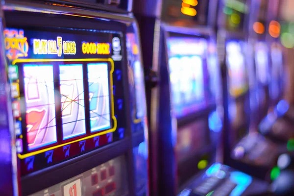 pis4d mobile app interface showing live dealer tables and sports markets